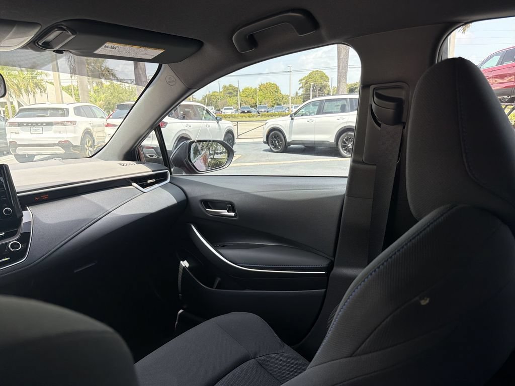 Used 2022 Toyota Corolla SE FWD image 11