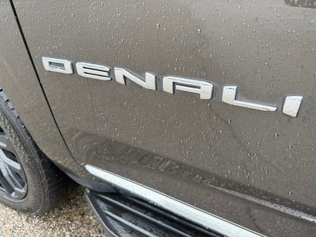 Used 2021 GMC Yukon XL Denali AWD/4WD image 11