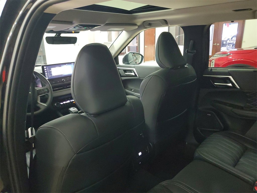 New 2025 Mitsubishi Outlander SEL image 14