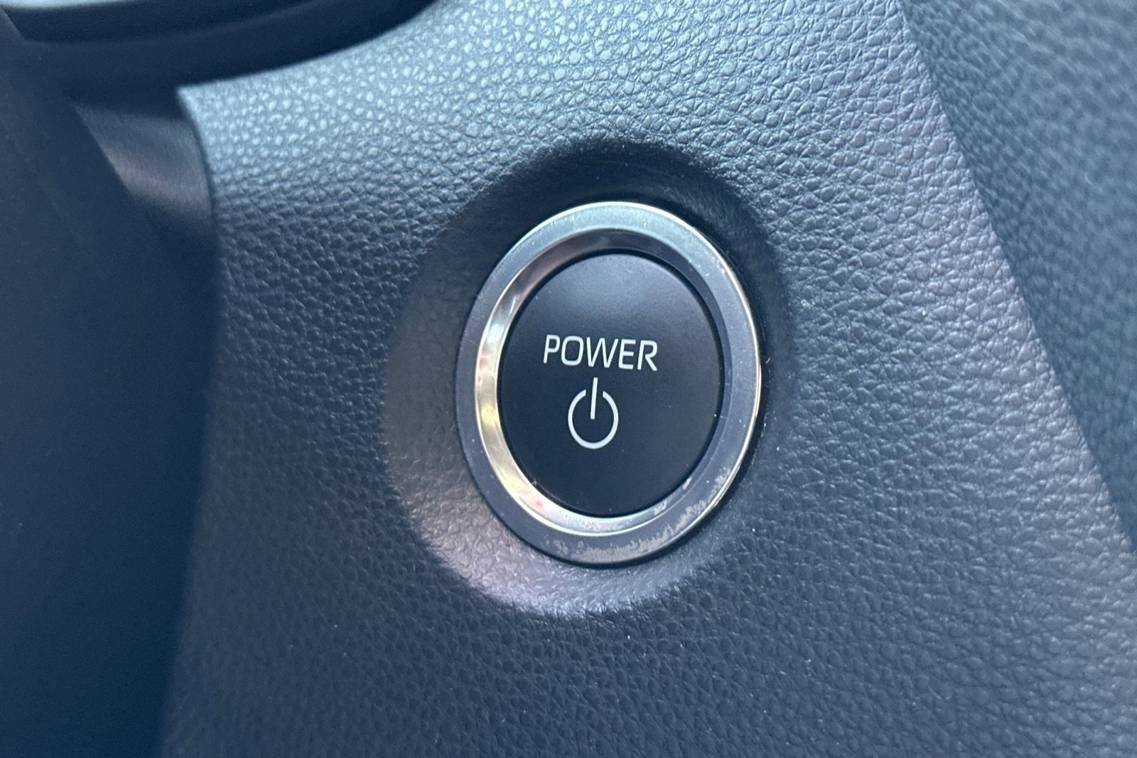 Certified 2025 Toyota Corolla SE w/ SE Premium Package image 20