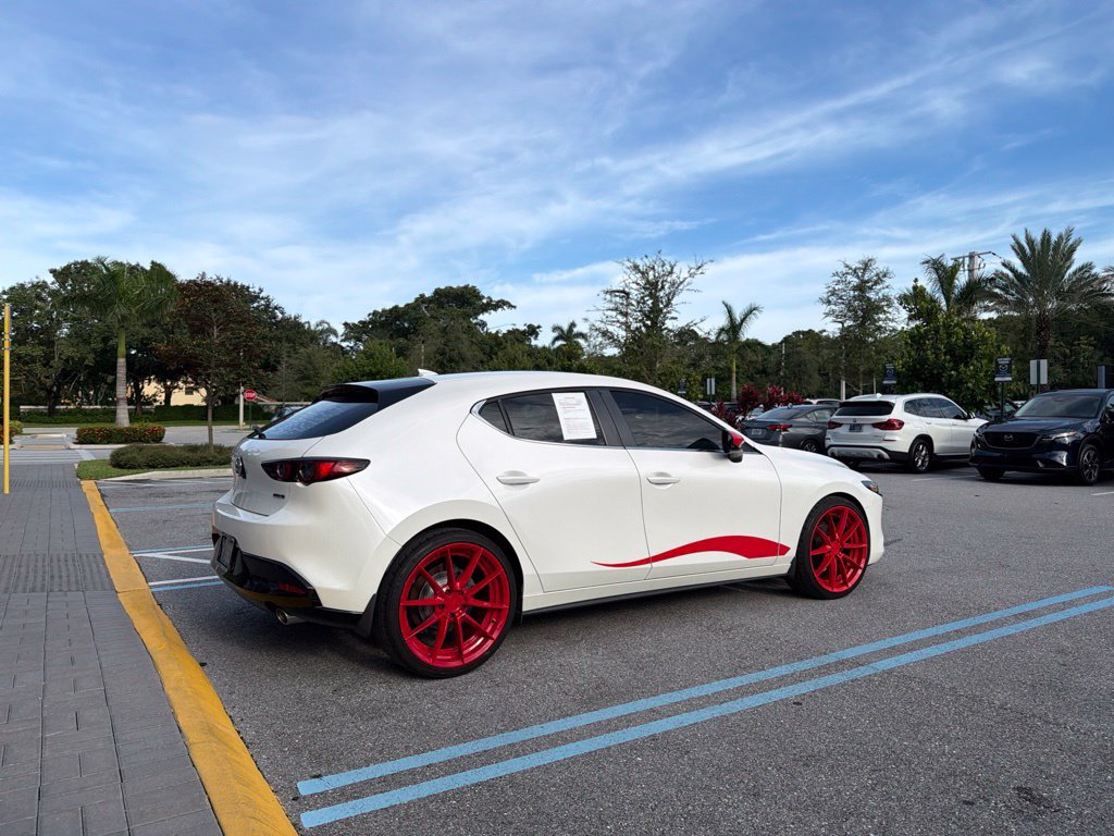 Used 2019 MAZDA MAZDA3 Hatchback w/ Preferred Package FWD image 7