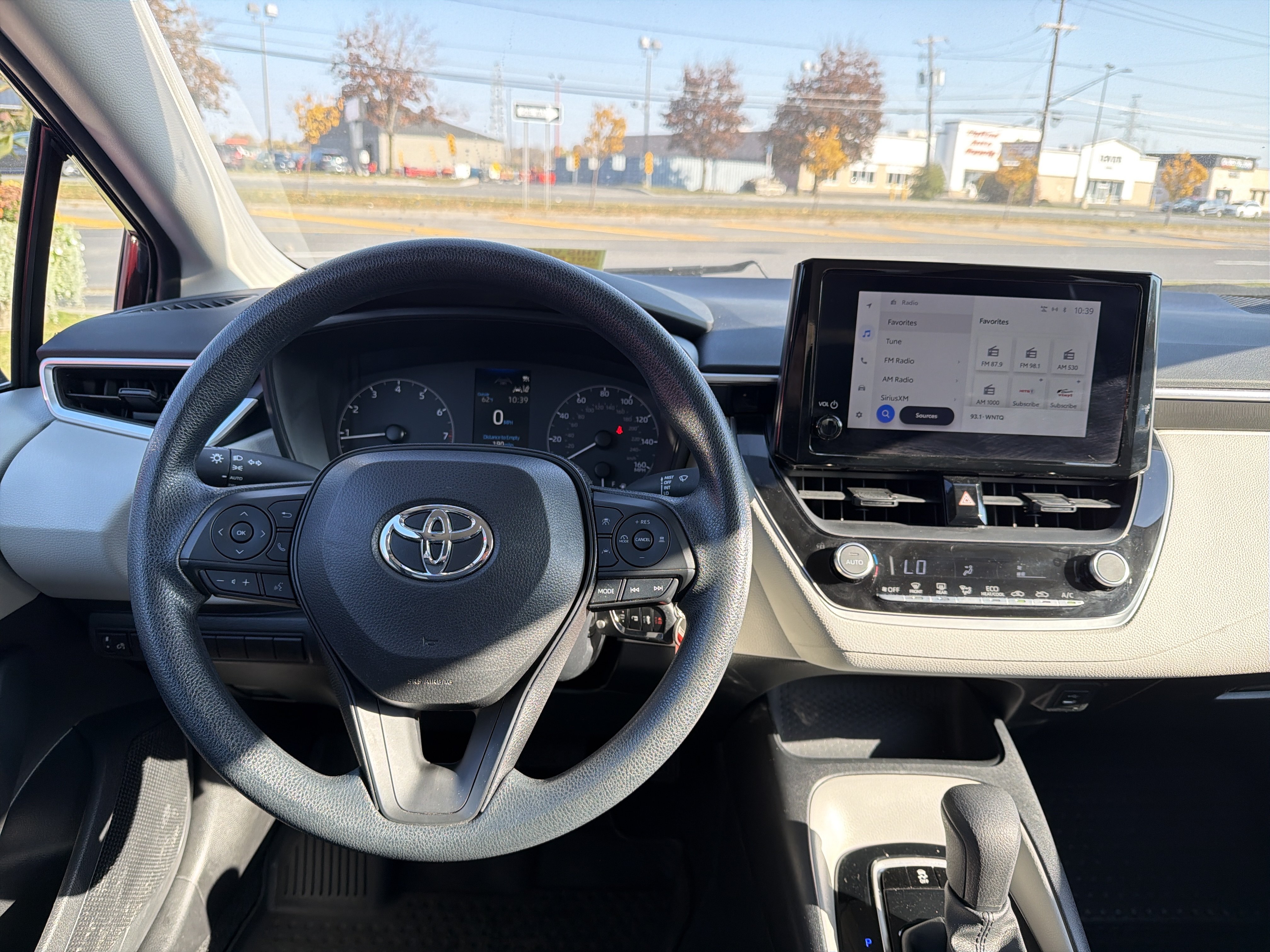 Used 2024 Toyota Corolla LE FWD image 11