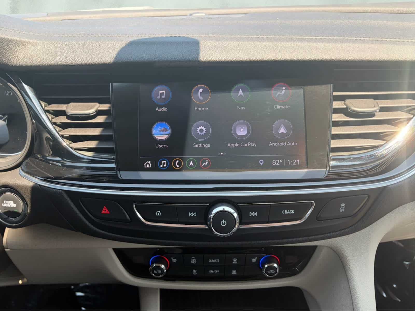 Used 2018 Buick Regal Essence w/ Sights and Sounds Package AWD/4WD image 17