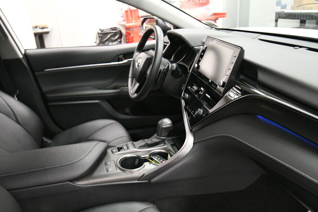 Used 2023 Toyota Camry XSE w/ Cold Weather Package image 28