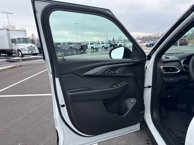 Used 2023 Chevrolet TrailBlazer RS w/ Sun and Liftgate Package image 13