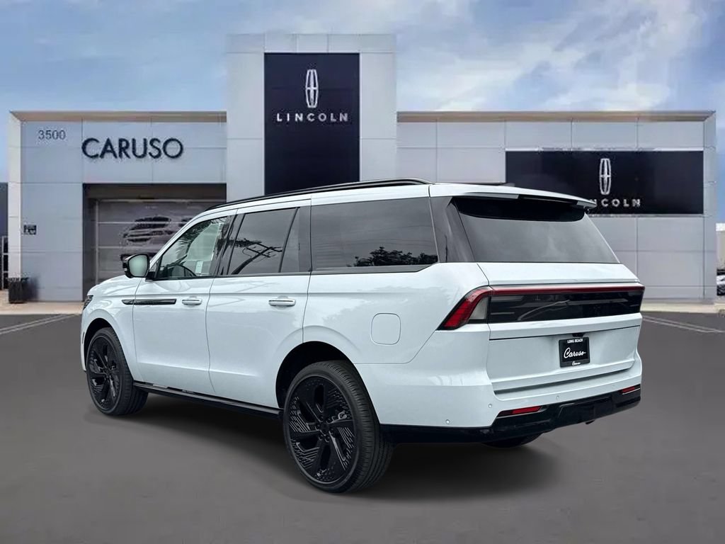 New 2025 Lincoln Navigator Reserve AWD/4WD image 4