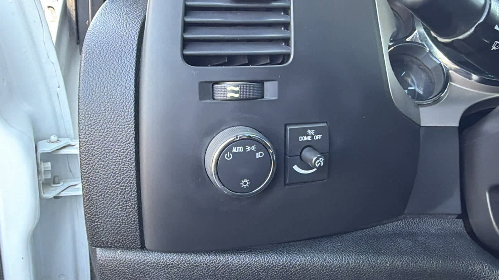 Used 2014 Chevrolet Silverado 2500 LT image 16