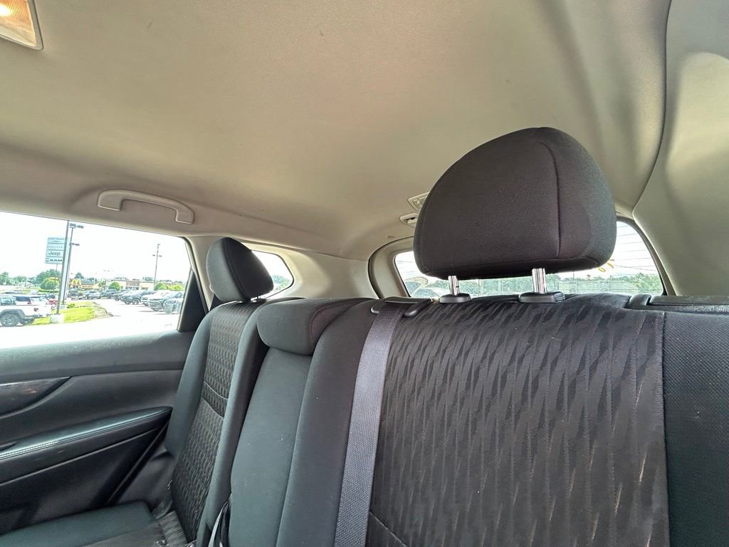 Used 2018 Nissan Rogue S FWD image 24