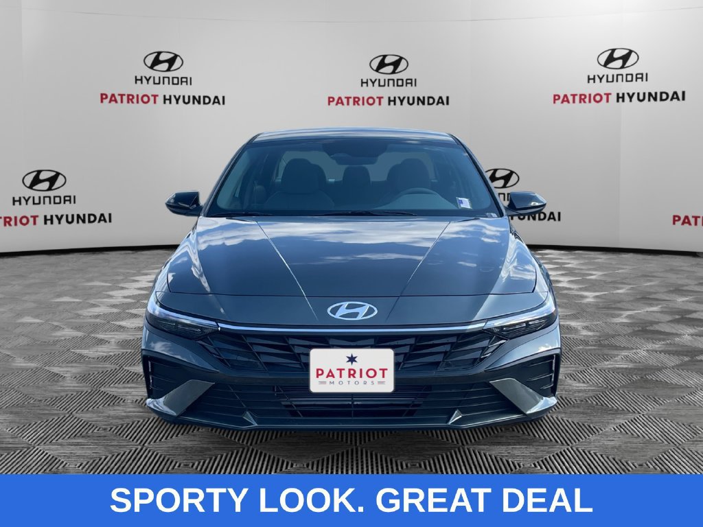 Used 2026 Hyundai Elantra Sport FWD image 8
