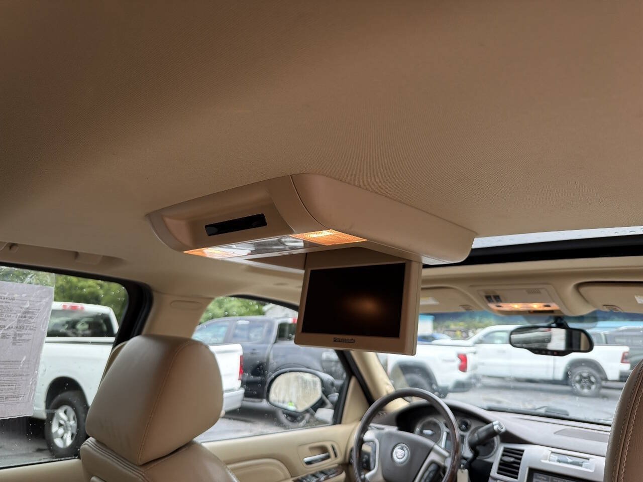 Used 2011 Cadillac Escalade EXT Luxury AWD/4WD image 24