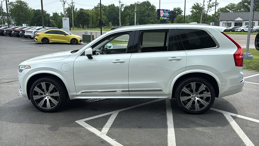 Used 2023 Volvo XC90 T8 Plus AWD/4WD image 3