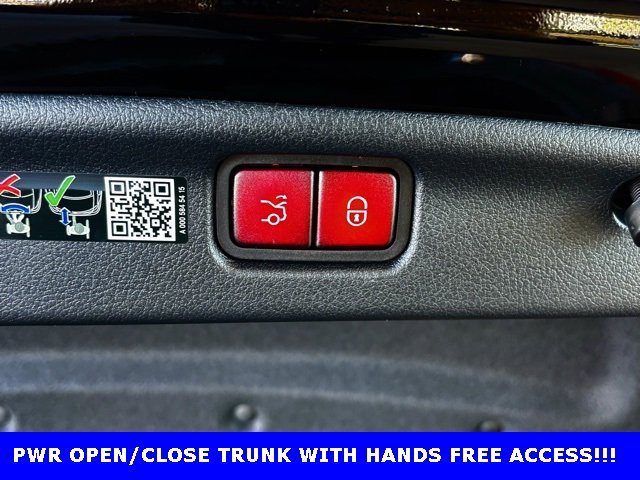 Certified 2025 Mercedes-Benz C 300 Sedan image 7