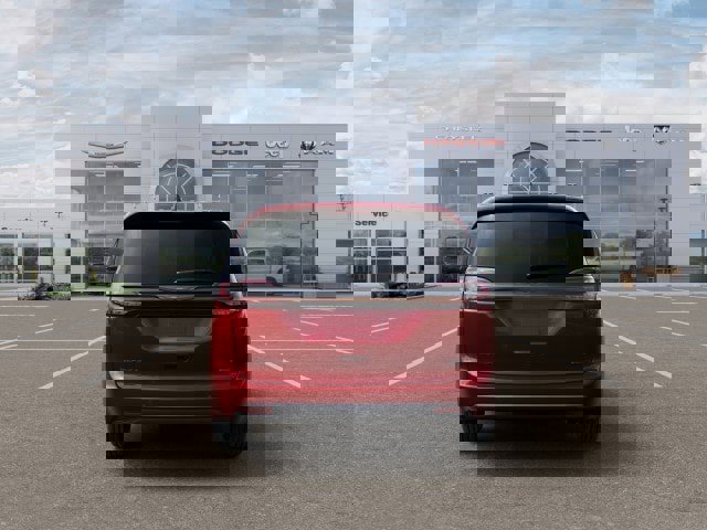 New 2026 Chrysler Pacifica Select image 7