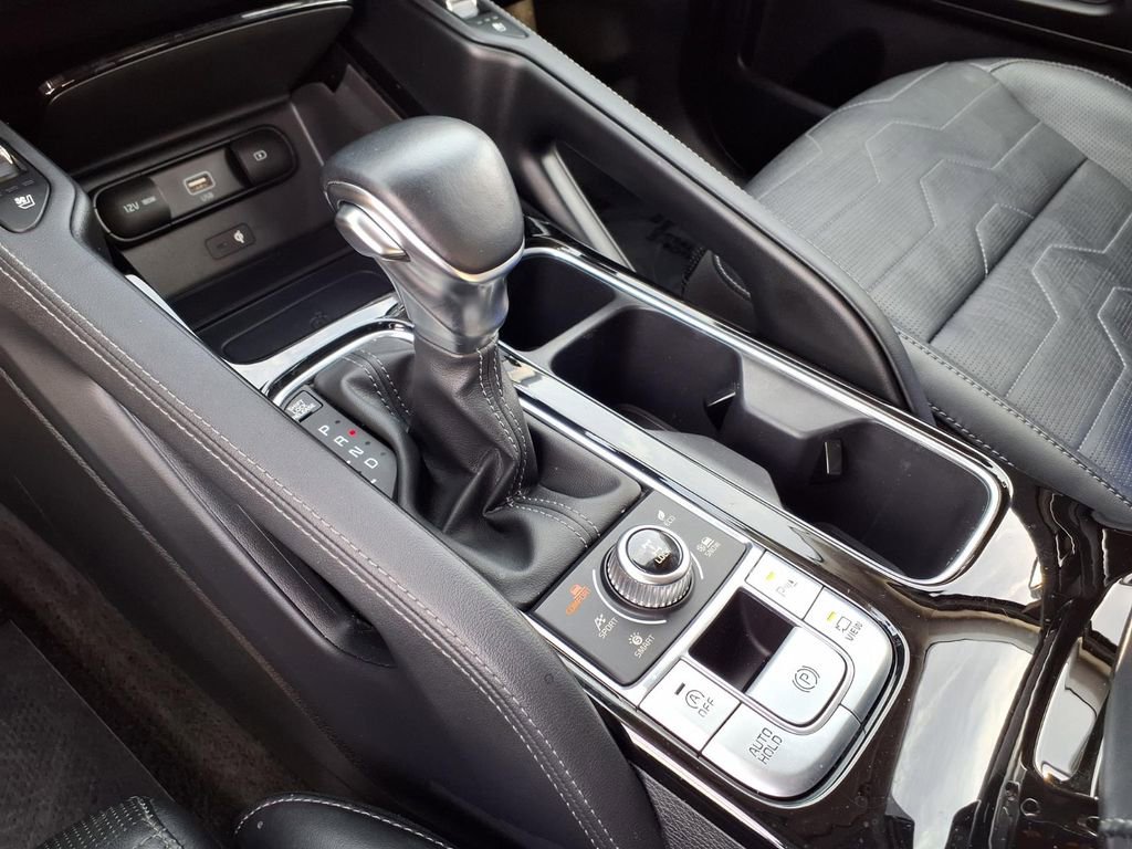 Certified 2022 Kia Telluride SX w/ SX Prestige Package image 19