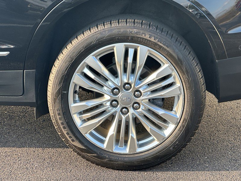 Used 2018 Cadillac XT5 Premium Luxury w/ Driver Assist Package image 9