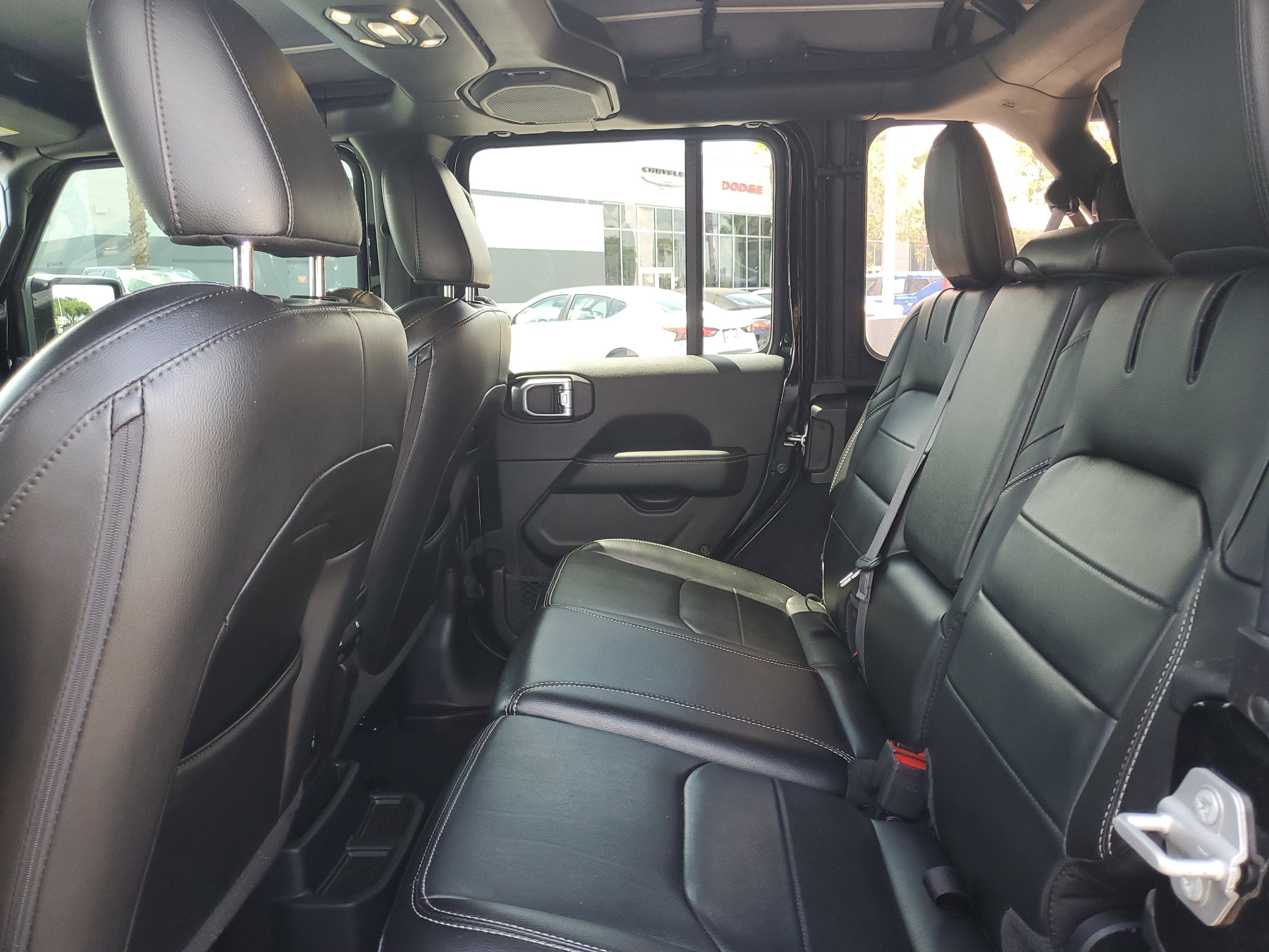 Used 2022 Jeep Wrangler Unlimited Sahara AWD/4WD image 13