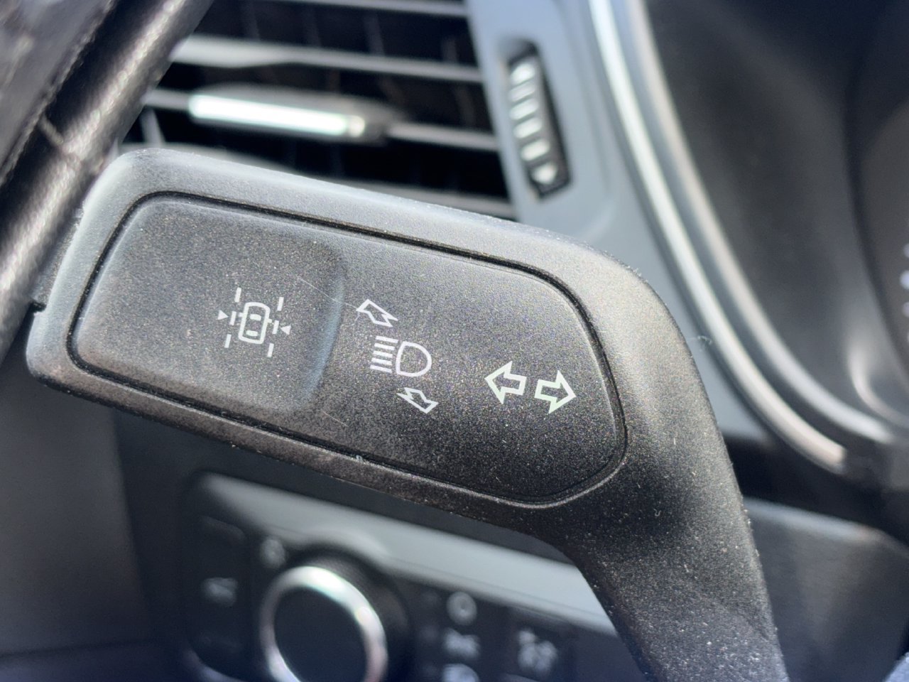 Used 2022 Ford Escape SE FWD image 9