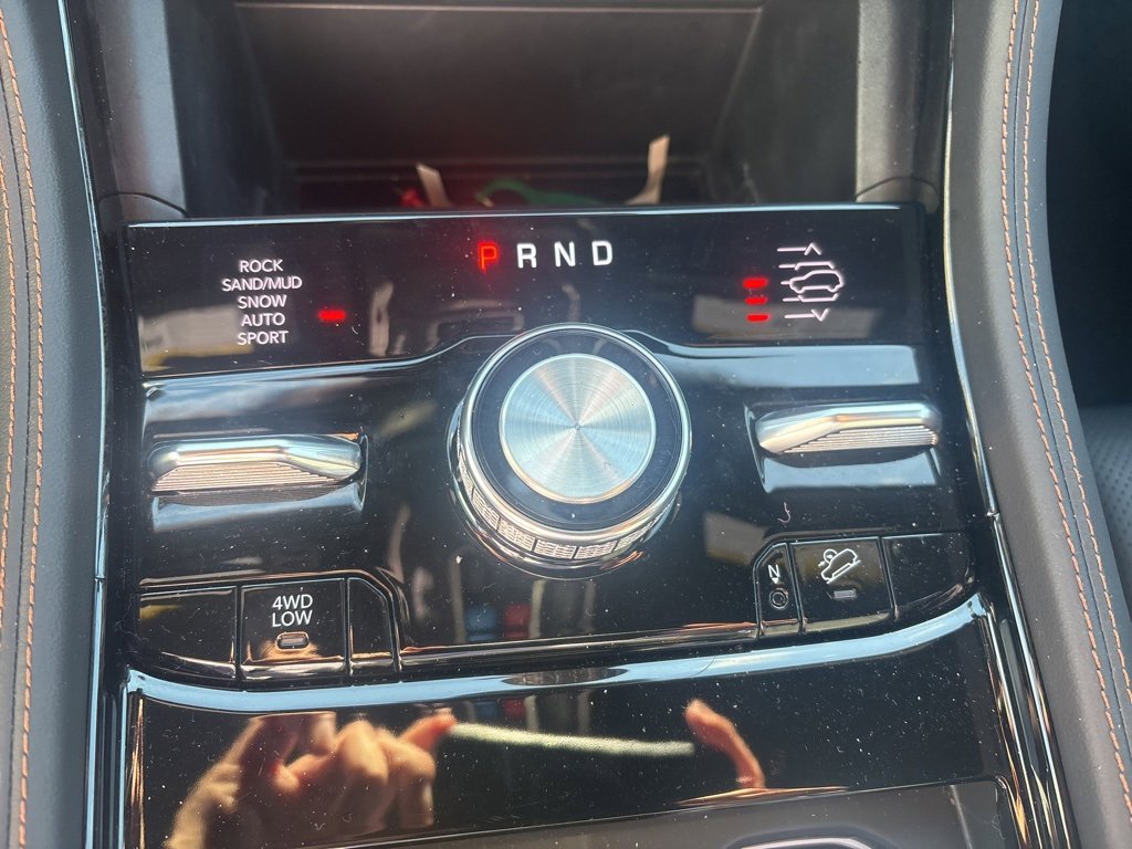 Used 2025 Jeep Grand Cherokee Summit image 12