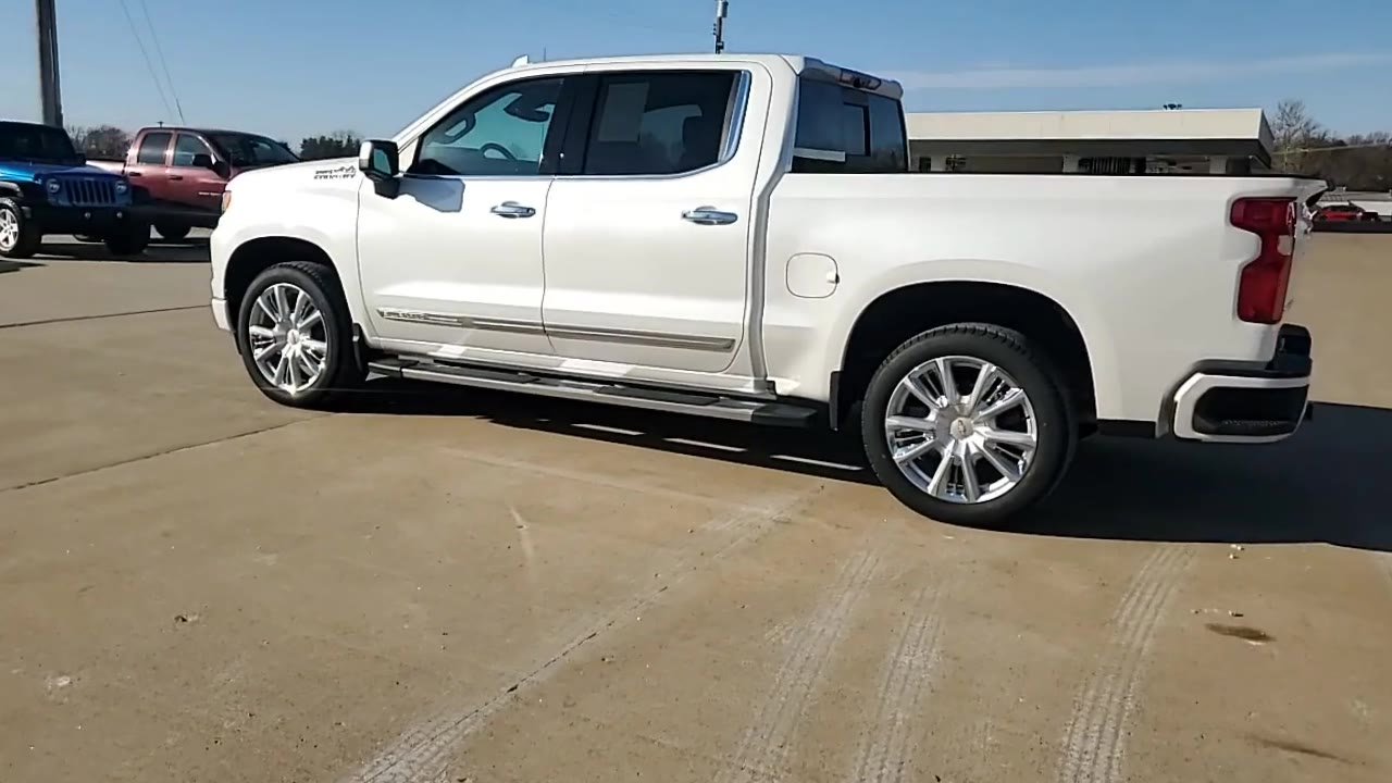 Used 2025 Chevrolet Silverado 1500 High Country w/ High Country Premium Package image 6