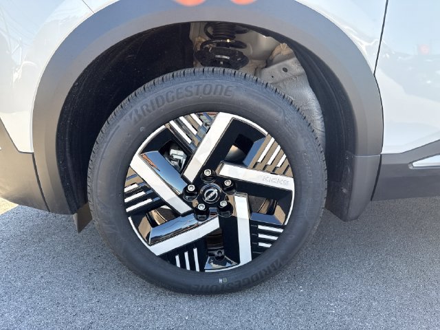 New 2027 Nissan Kicks SV w/ Cold Weather Package FWD image 10