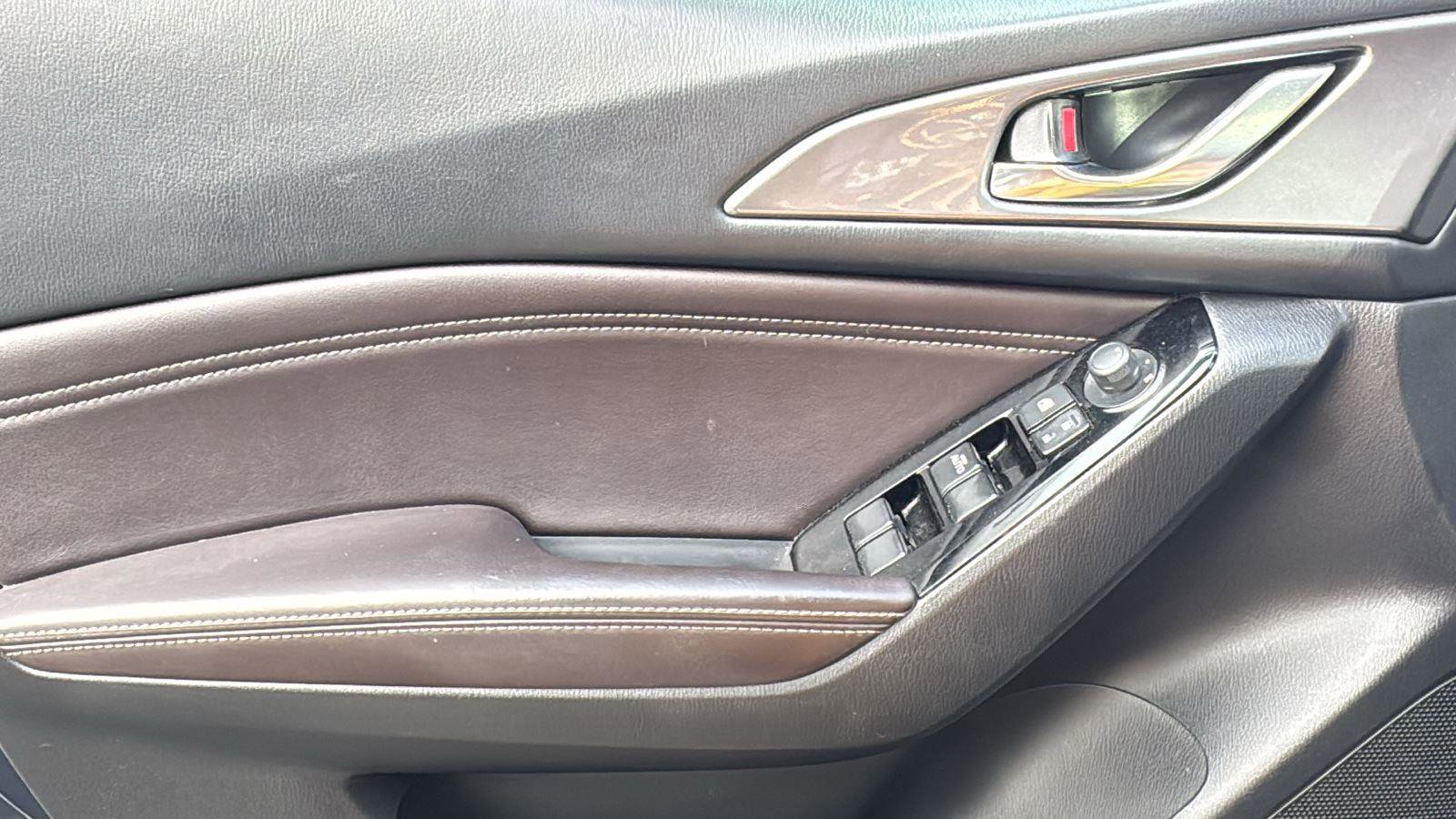 Used 2018 MAZDA MAZDA3 Grand Touring FWD image 9