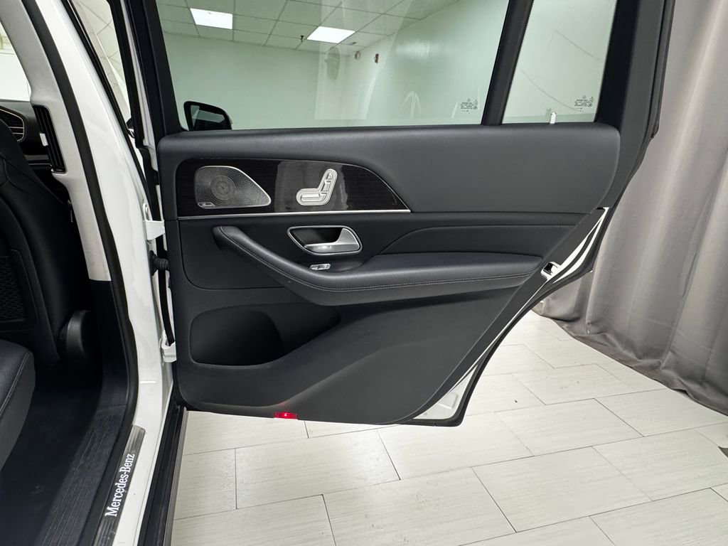 Used 2022 Mercedes-Benz GLS 450 4MATIC image 15