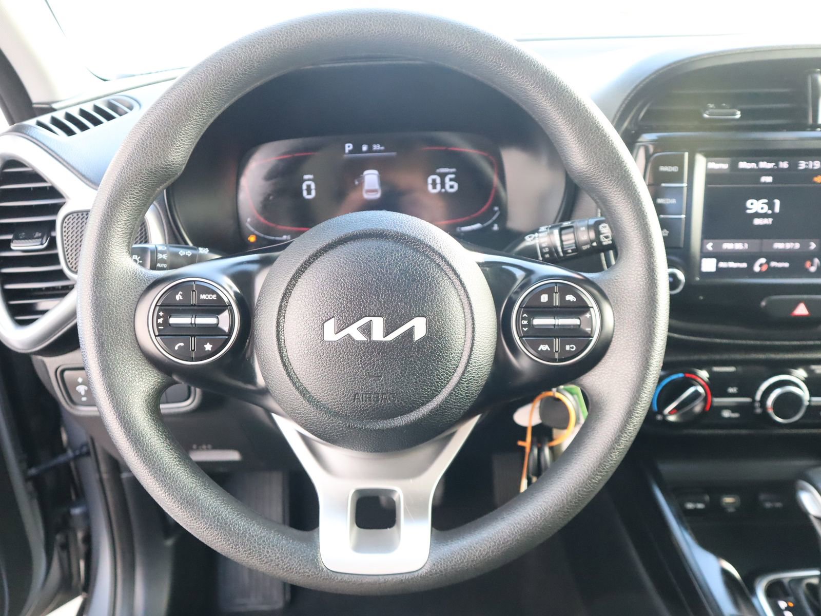 Used 2023 Kia Soul LX w/ Option Group 015 FWD image 33