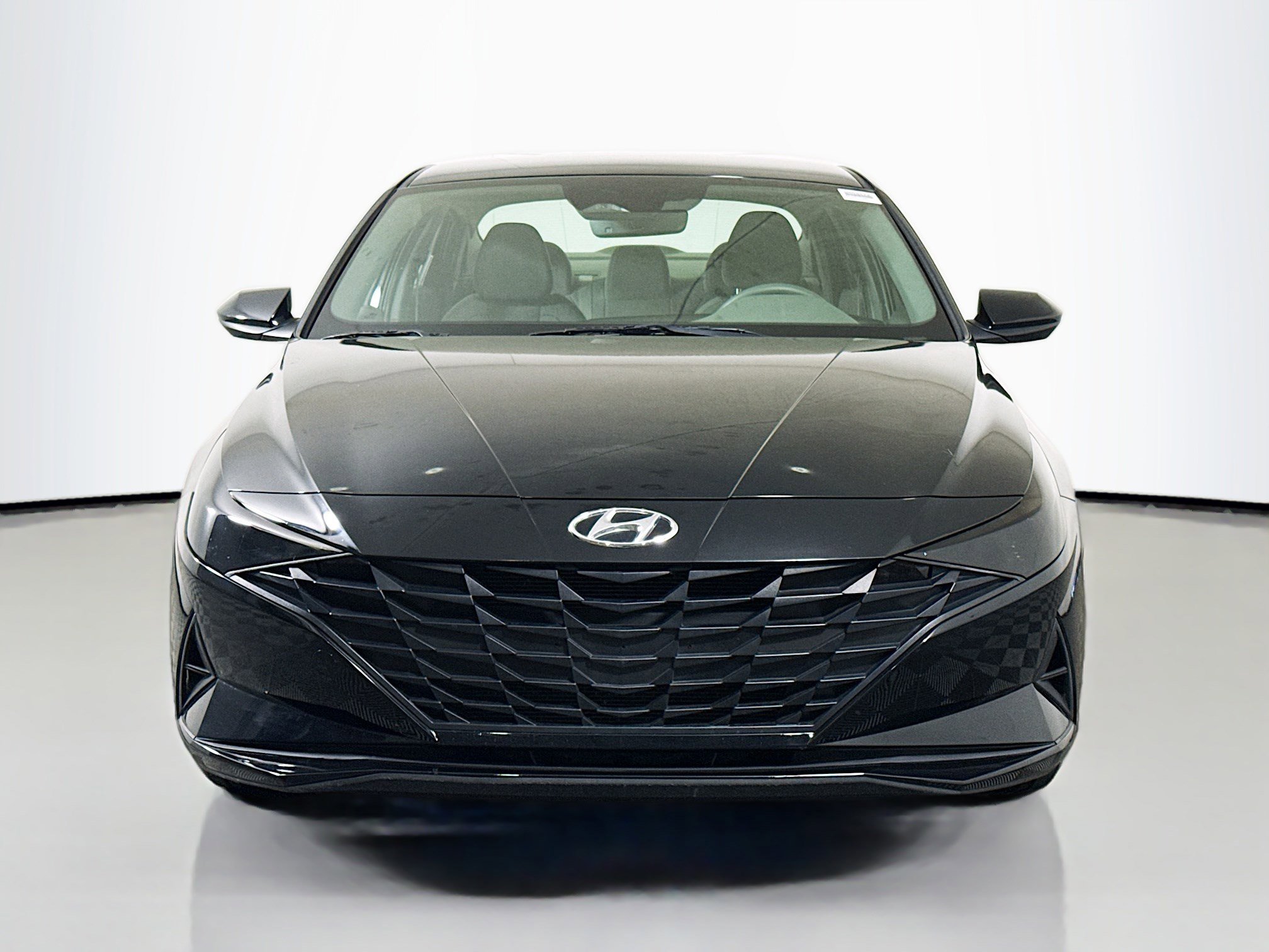 Used 2023 Hyundai Elantra SE w/ Cargo Package image 2