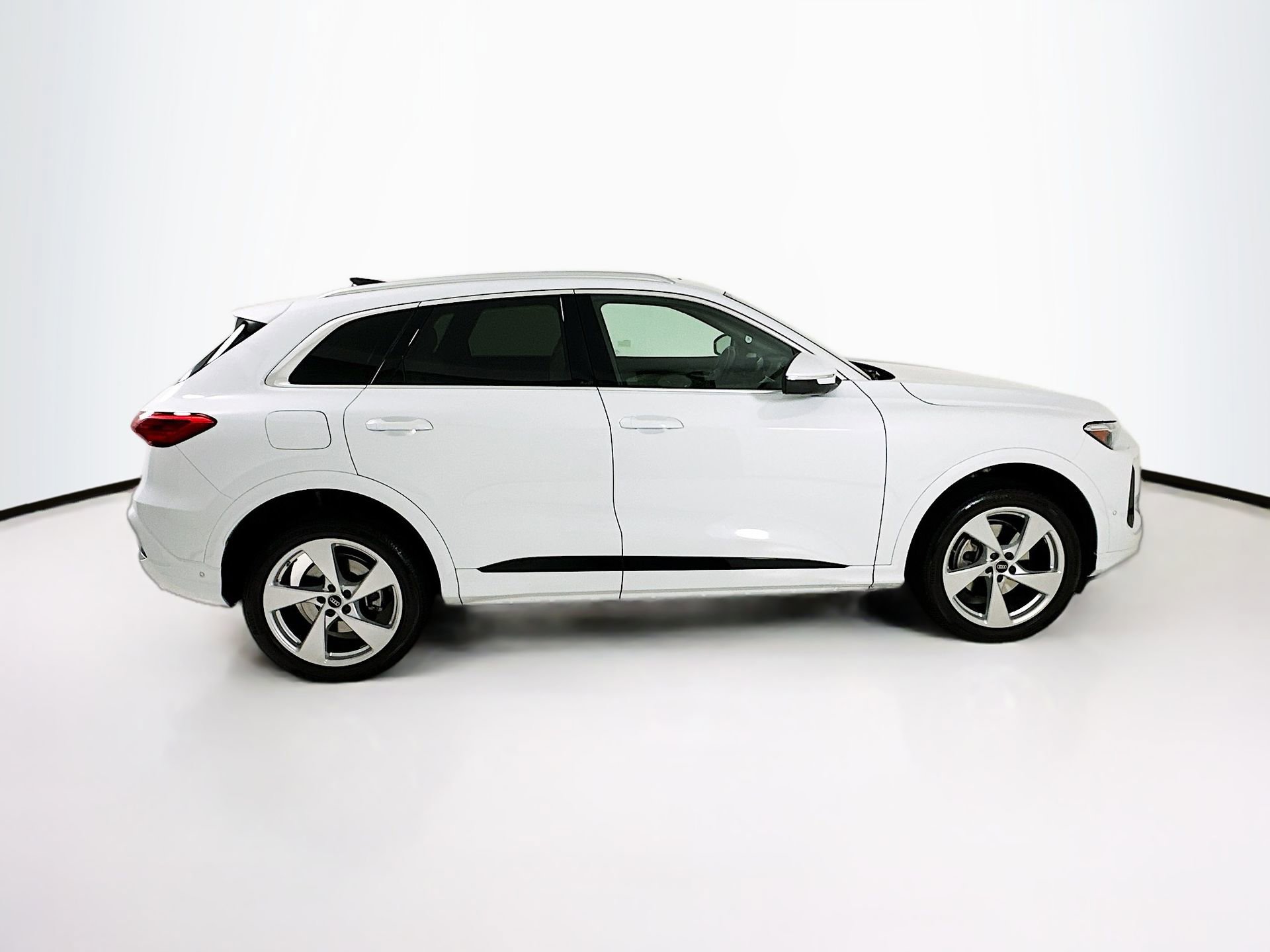 Used 2025 Audi Q5 Premium Plus AWD/4WD image 9