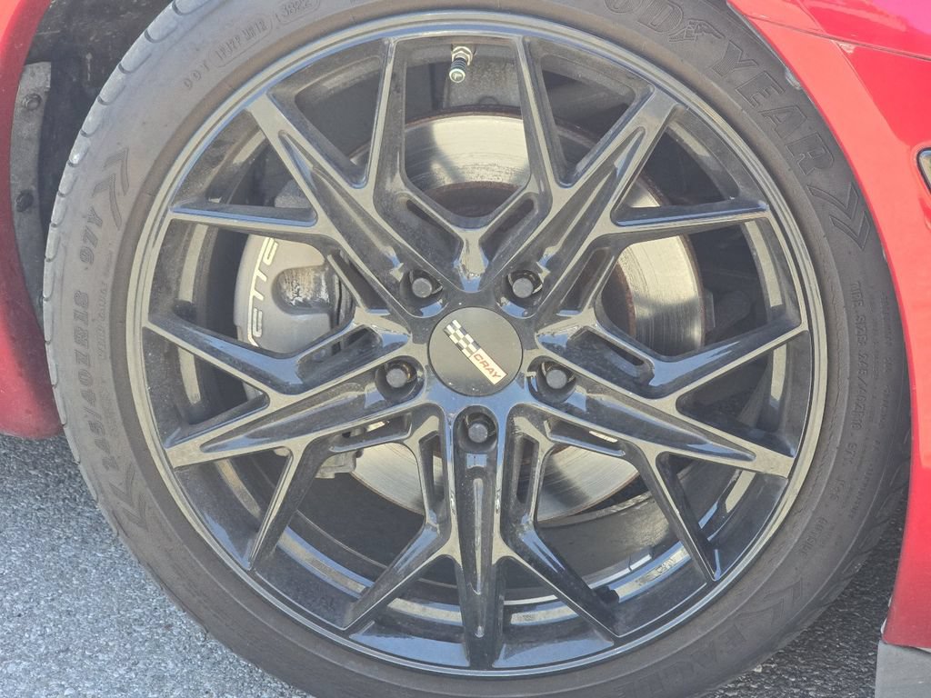 Used 2005 Chevrolet Corvette Coupe w/ Preferred Equipment Group RWD image 6
