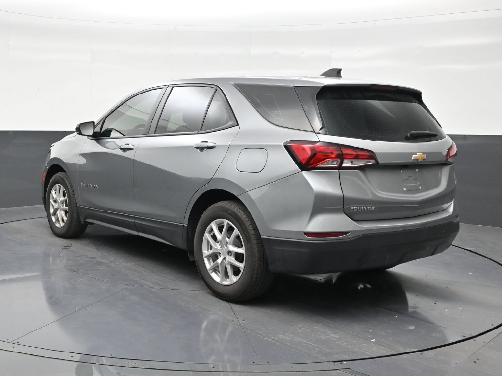 Used 2024 Chevrolet Equinox LS w/ Driver Confidence II Package FWD image 3