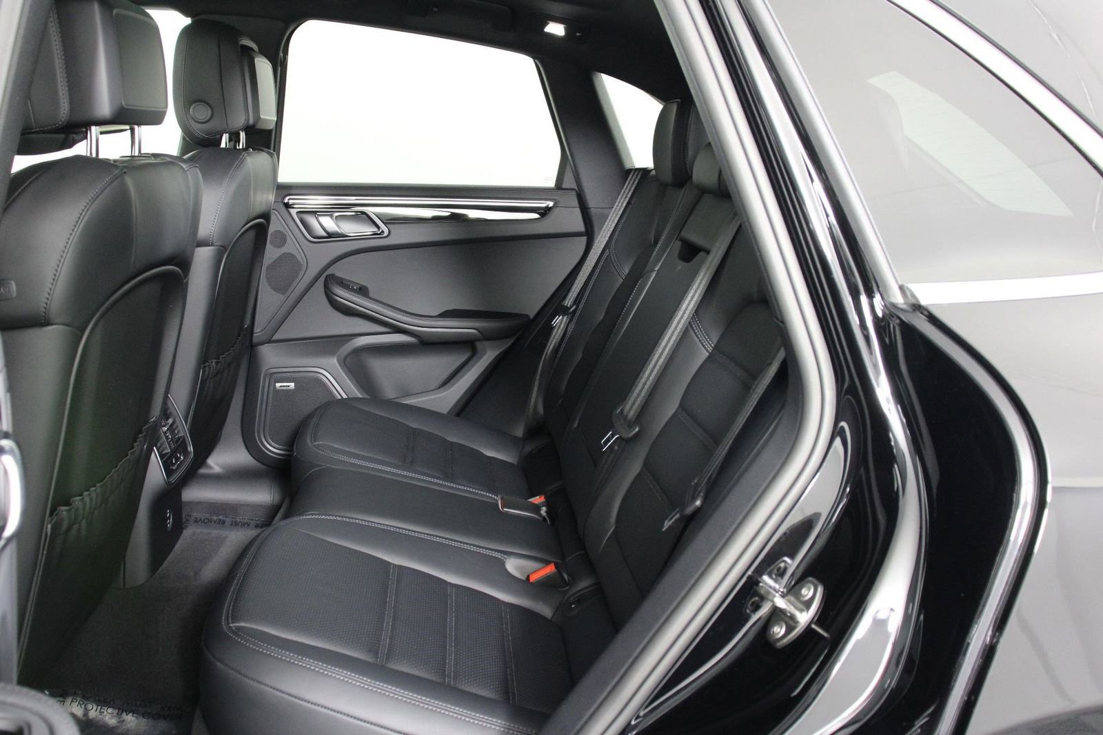 Certified 2025 Porsche Macan S image 33