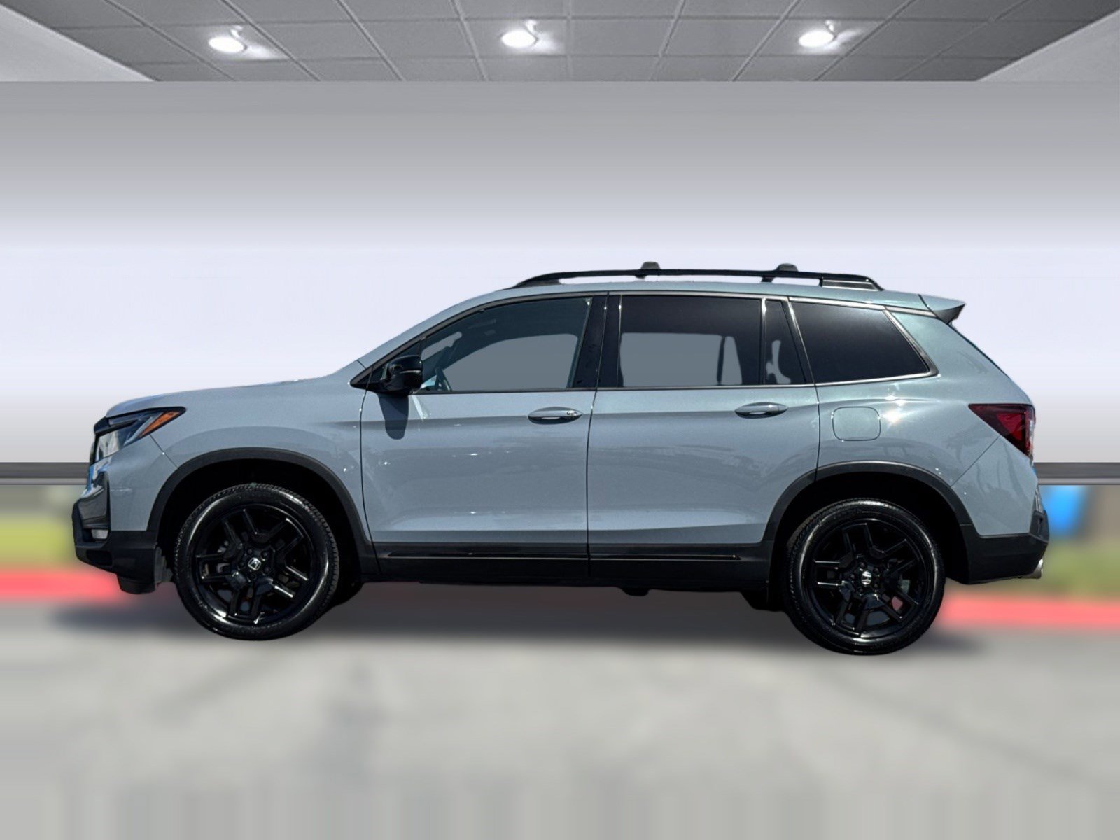 Used 2025 Honda Passport Black Edition image 2