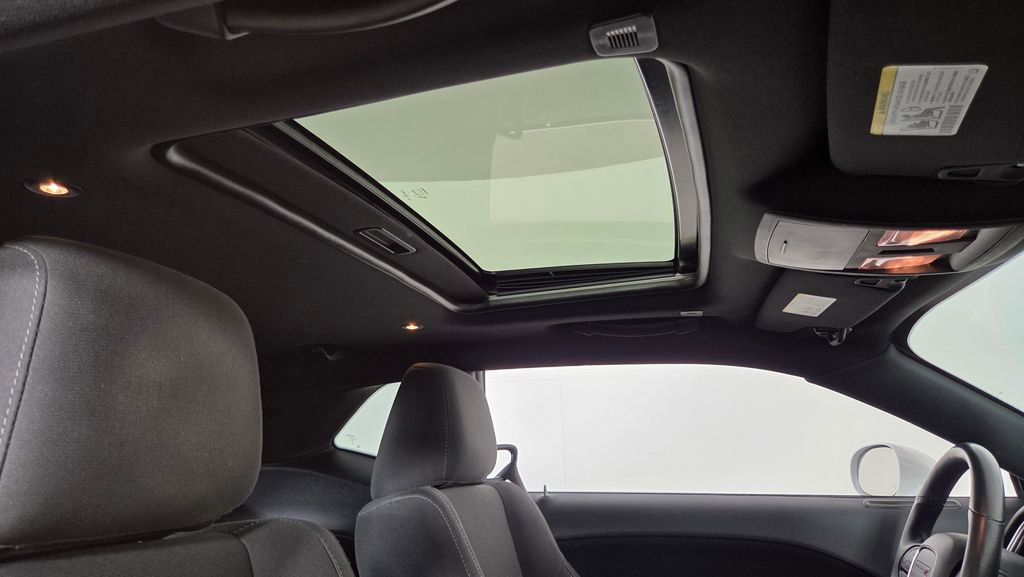 Used 2018 Dodge Challenger R/T w/ Blacktop Package image 31