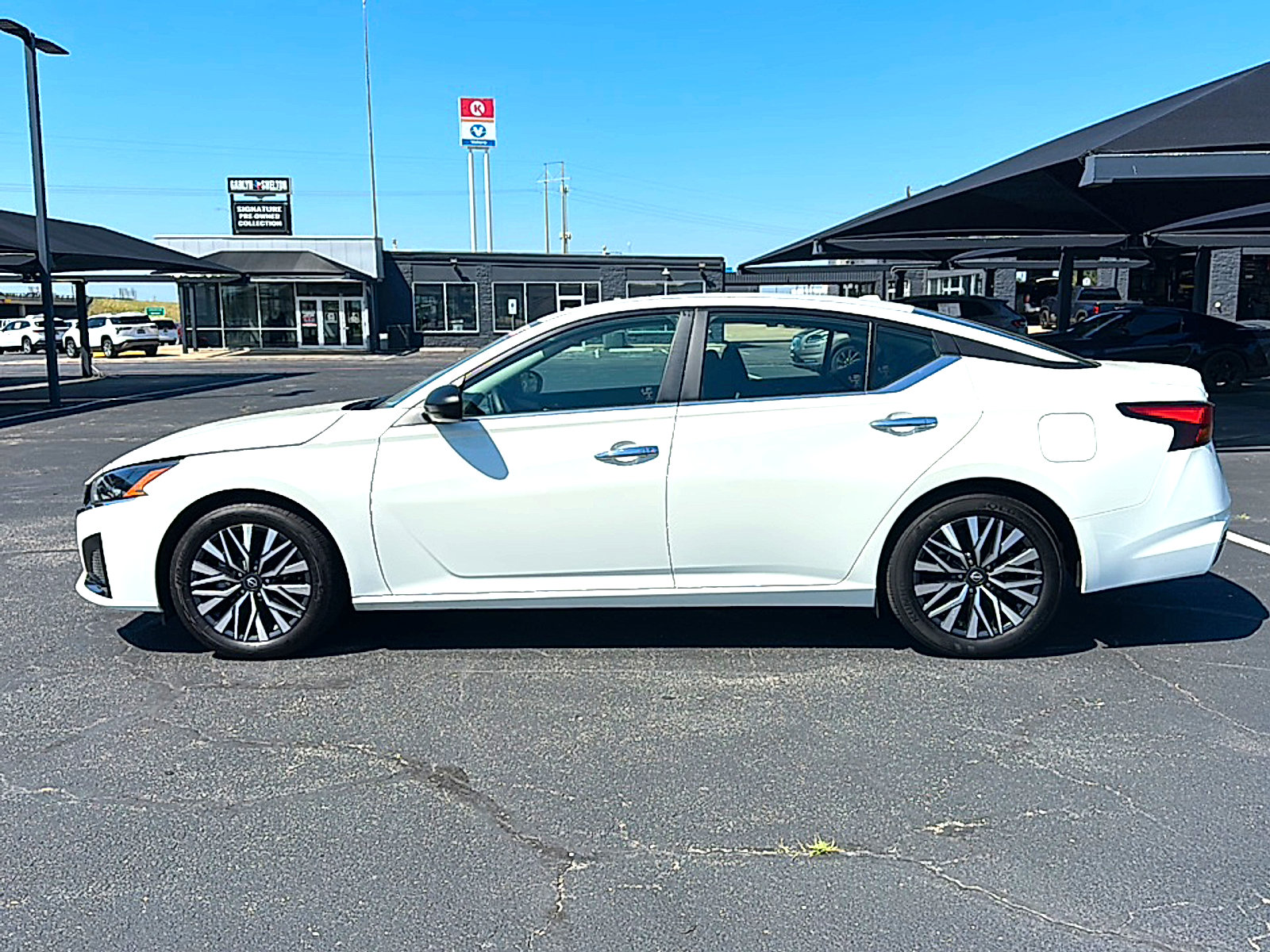 Used 2025 Nissan Altima 2.5 SV FWD image 5