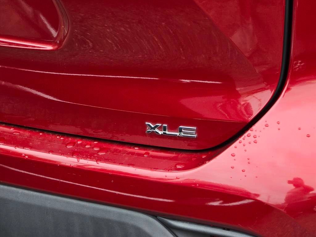 Used 2021 Toyota Highlander XLE FWD image 14