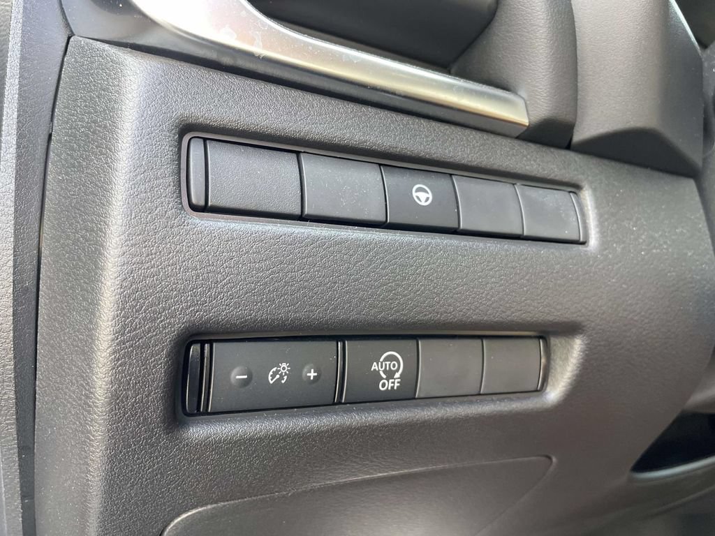 Used 2023 Nissan Rogue SV FWD image 28