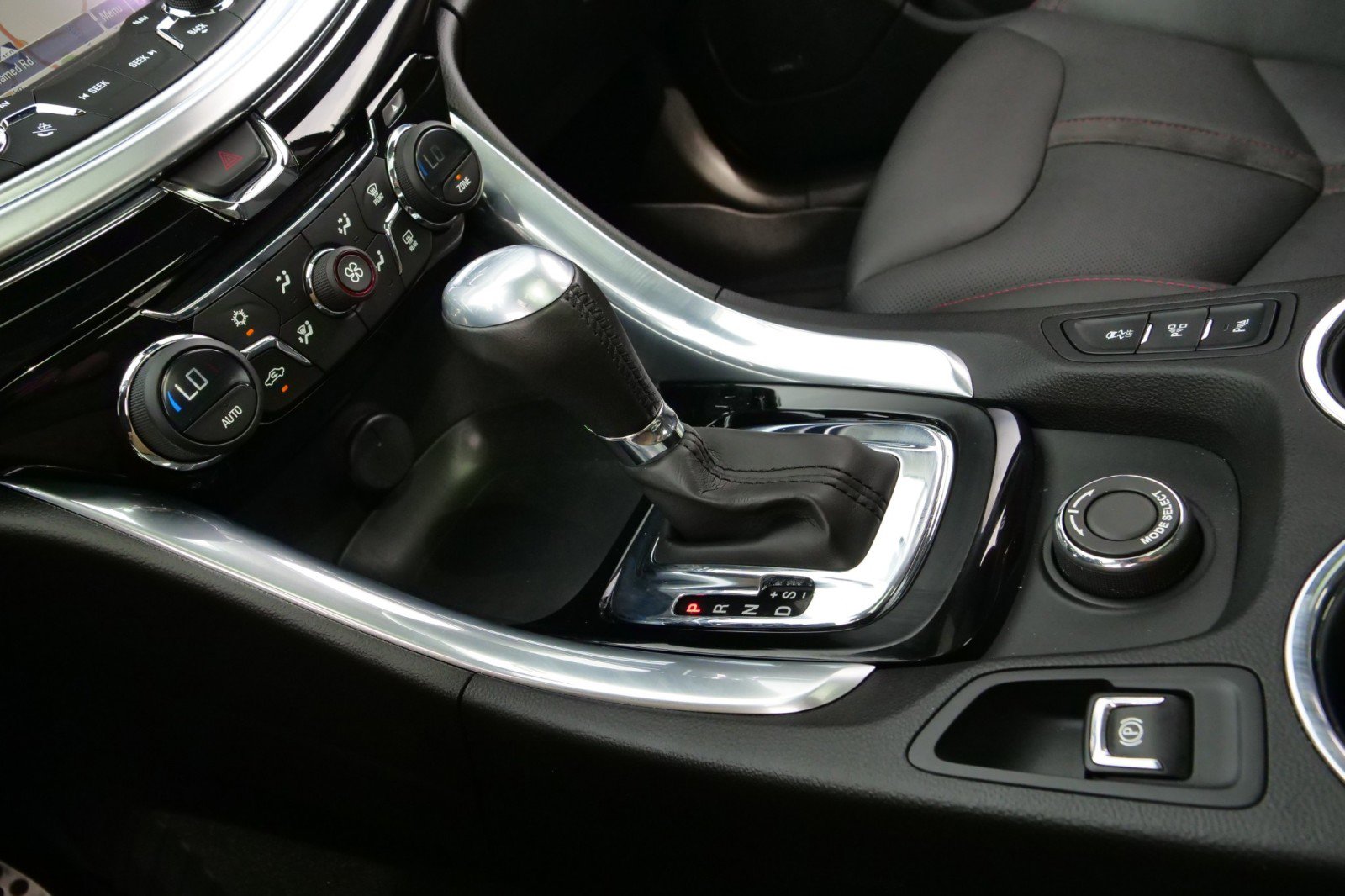Used 2015 Chevrolet SS RWD image 8