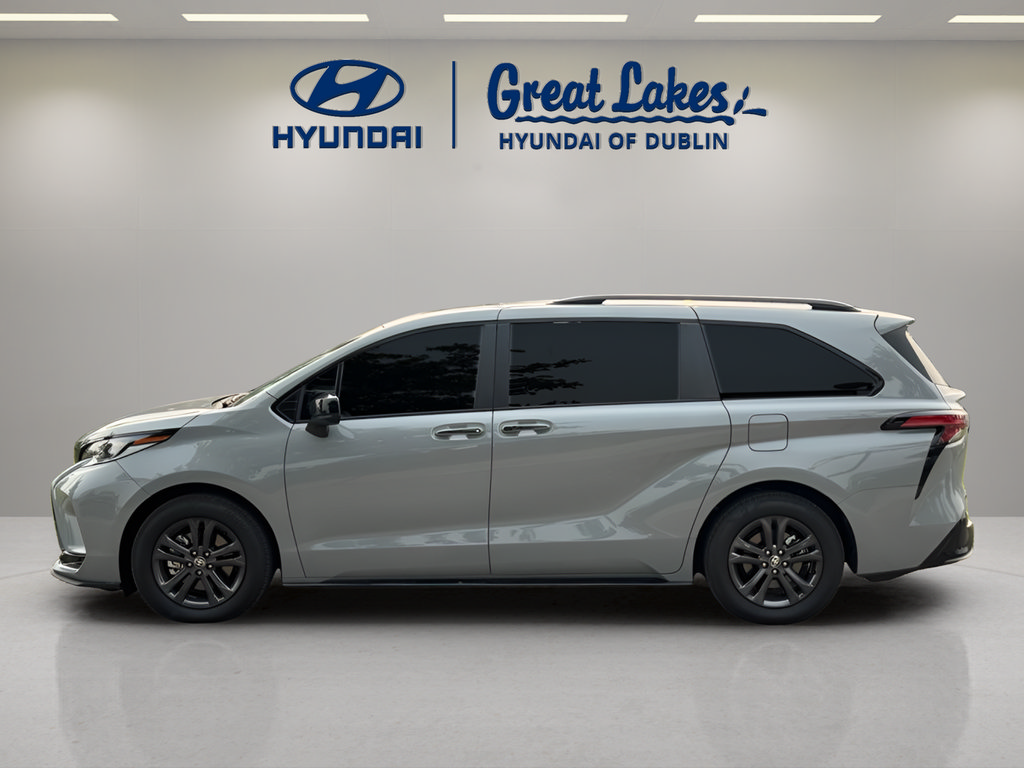 Used 2026 Toyota Sienna XSE AWD/4WD image 2