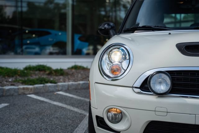 Used 2009 MINI Cooper John Cooper Works FWD image 3