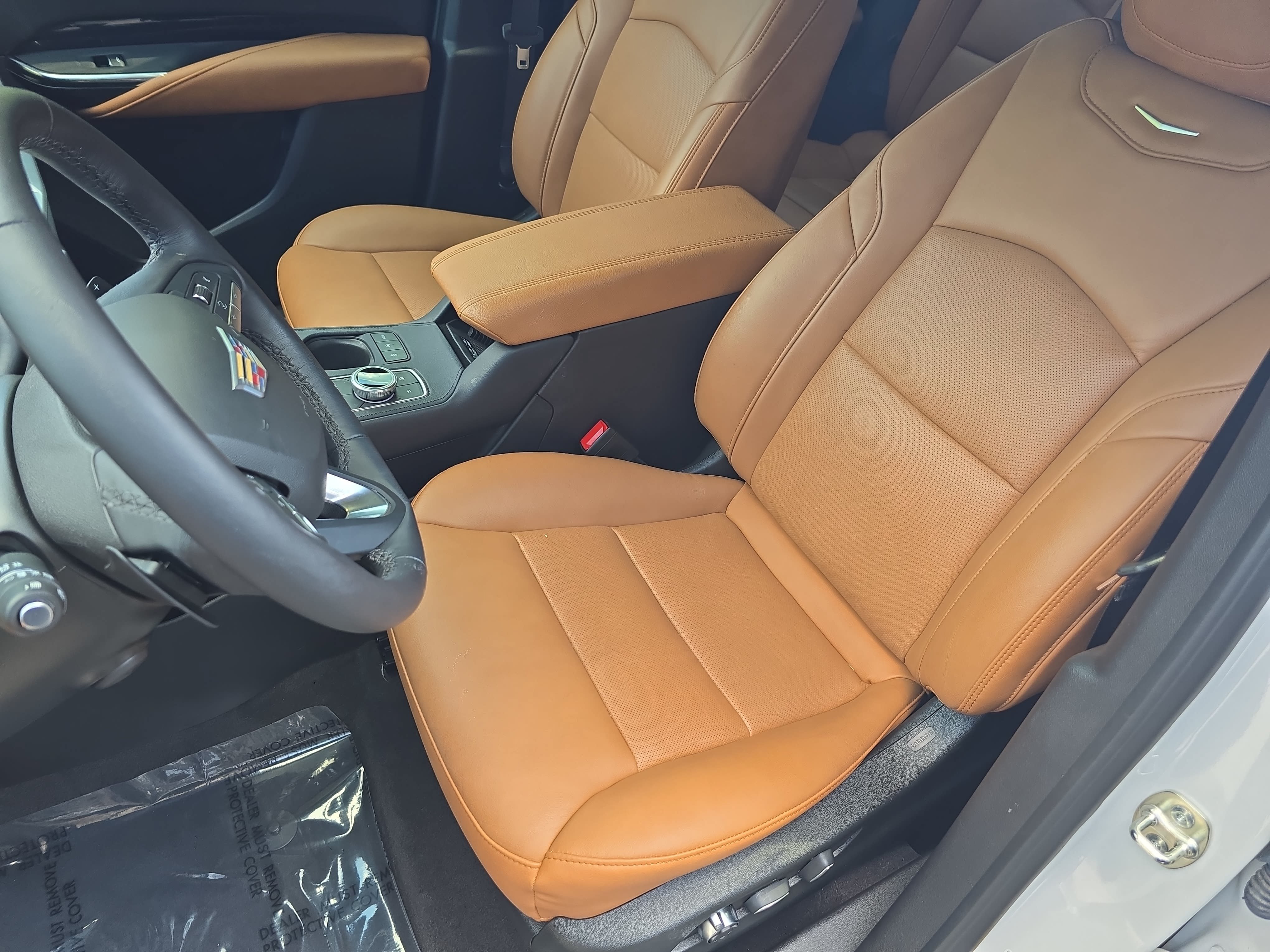 Used 2024 Cadillac XT4 Premium Luxury w/ Technology Package FWD image 15