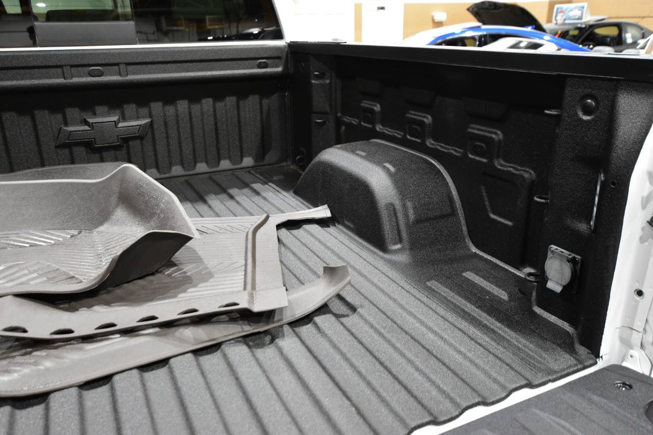 Used 2022 Chevrolet Silverado 1500 LTZ w/ LTZ Premium Package AWD/4WD image 56
