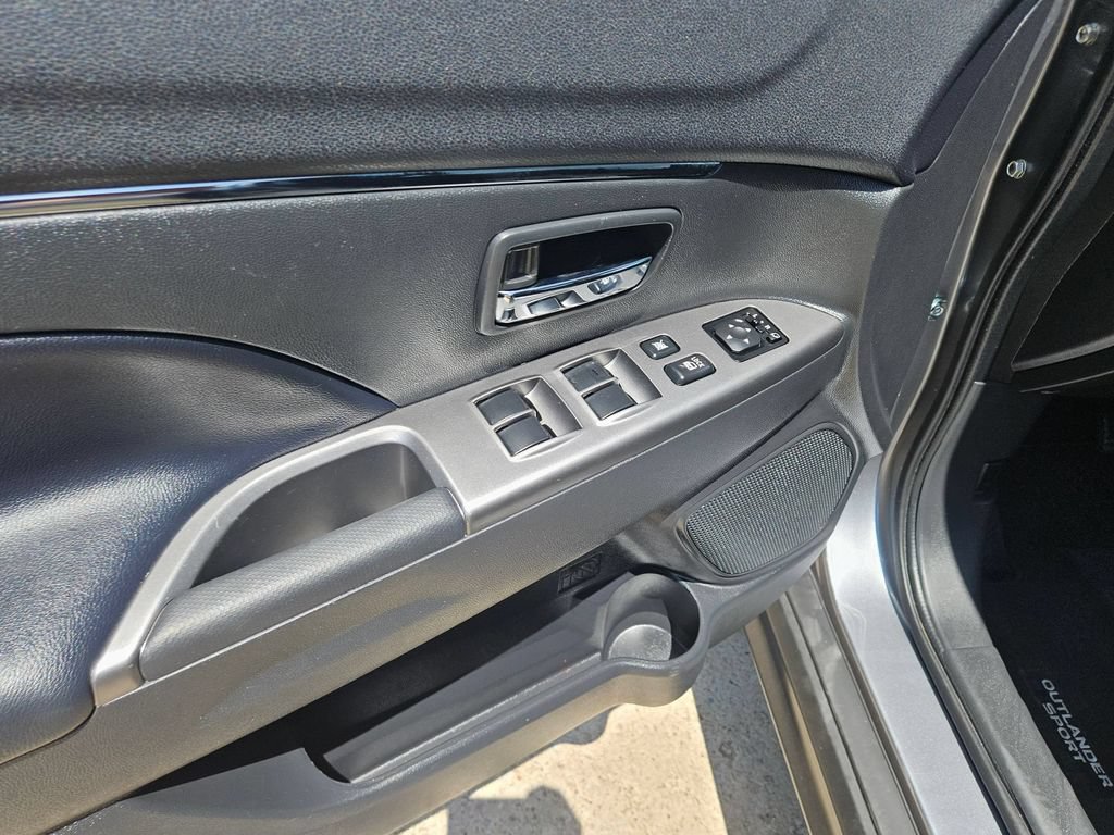Used 2025 Mitsubishi Outlander Sport SE AWD/4WD image 11