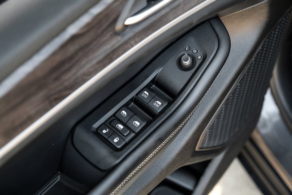 Used 2023 Jeep Grand Cherokee Limited AWD/4WD image 55