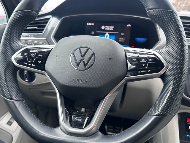 Used 2022 Volkswagen Tiguan SE R-Line image 12