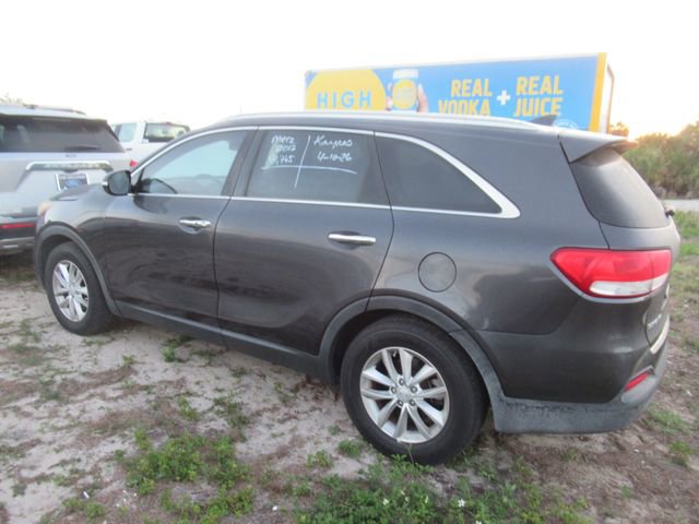 Used 2017 Kia Sorento LX w/ LX Convenience Package image 3