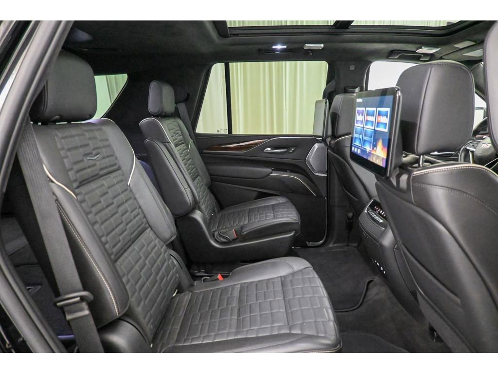 Used 2022 Cadillac Escalade Sport Platinum w/ Heavy-Duty Trailer Package image 19