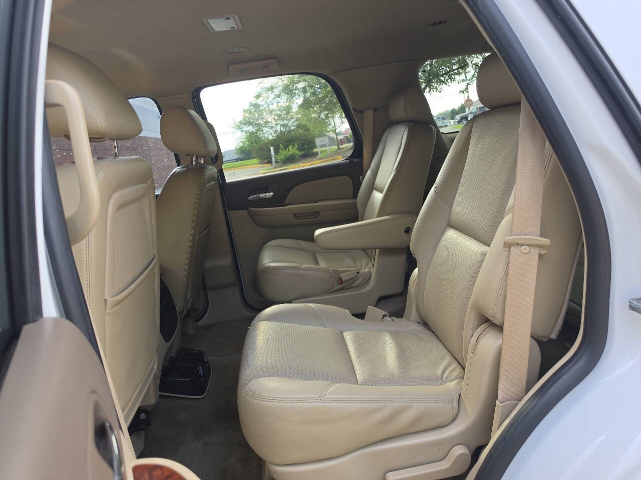 Used 2010 Chevrolet Tahoe LTZ AWD/4WD image 20