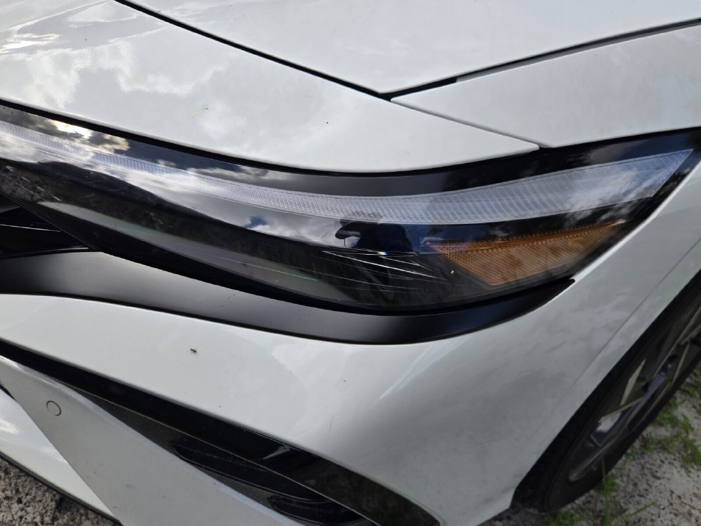 Certified 2024 Hyundai Elantra Limited FWD image 11