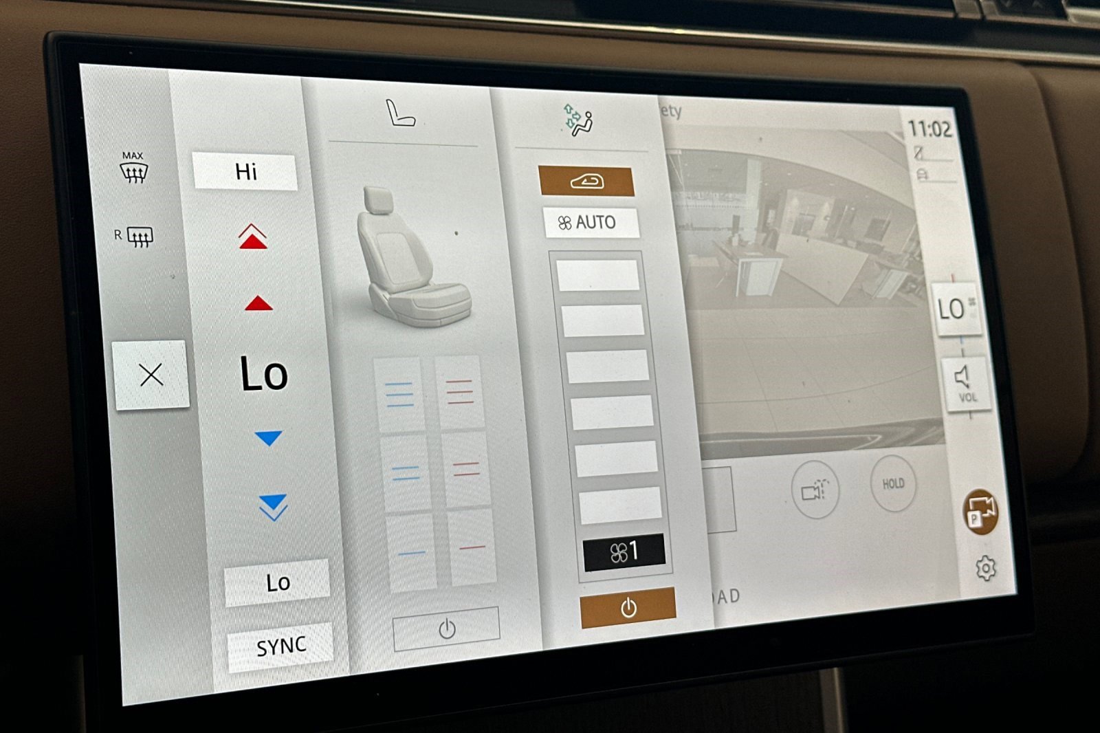 Certified 2025 Land Rover Range Rover Long Wheelbase SE image 23